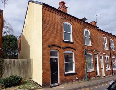 2 bedroom end of terrace house for rent in North Road, Birmingham, B17