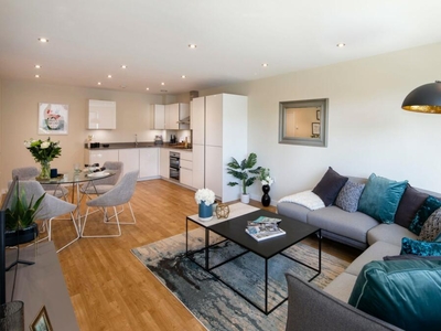 2 bedroom flat for rent in 2 bedroom property in St Andrews Road, Uxbridge, UB10