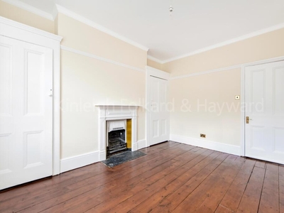 2 bedroom flat for rent in Bell Street London NW1