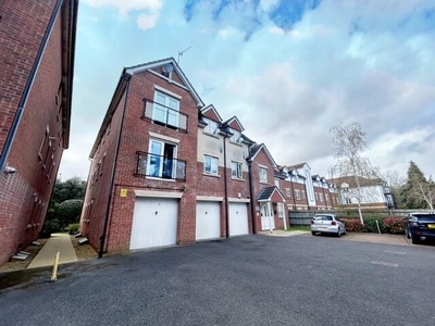 2 bedroom flat for rent in Dean Park, Bournemouth, BH2