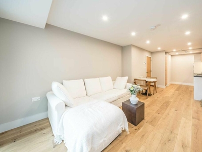 2 bedroom flat for rent in Fulham Road, Chelsea, SW10