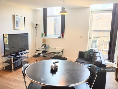 2 bedroom flat for rent in Gallon House, Bradford, BD1