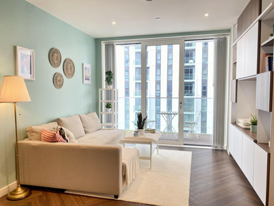 2 bedroom flat for rent in Lightbox, Mediacity Uk, Salford Quays, M50