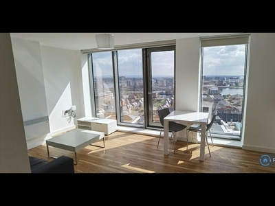 2 bedroom flat for rent in Michigan Point Tower A, Salford, M50