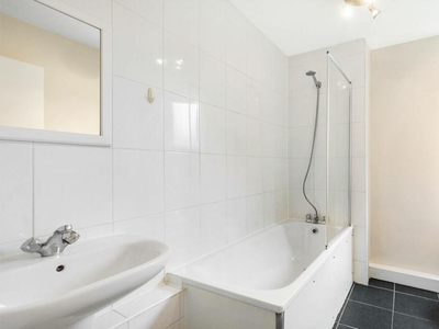 2 bedroom flat for rent in Nightingale Lane, Nightingale Triangle, London, SW12