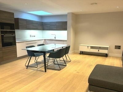 2 bedroom flat for rent in Patcham Terrace, Battersea, SW8