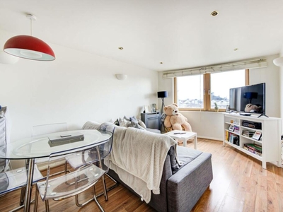 2 bedroom flat for rent in Townmead Road, Sands End, London, SW6