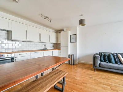 2 bedroom flat for rent in Upper Tulse Hill, Brixton Hill, London, SW2