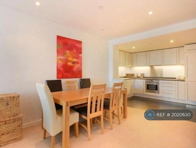 2 bedroom flat for rent in Walworth Road, London, SE1