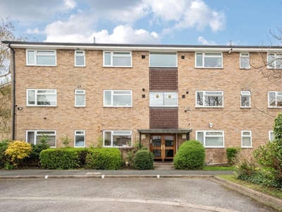 3 Bed Flat/Apartment For Sale in Windsor, Berkshire, SL4 - 5000711