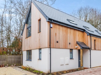 3 Bed House For Sale in Chesham, Buckinghamshire, HP5 - 4937426