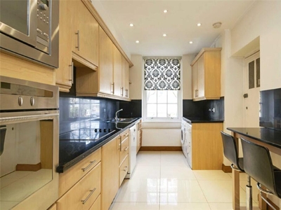 3 bedroom apartment for rent in Eyre Court, Finchley Road, St Johns Wood, London, NW8
