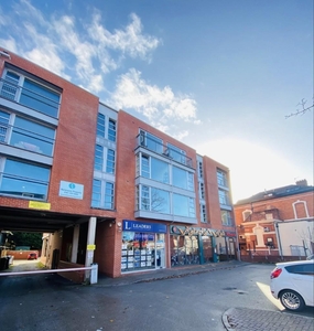 3 bedroom apartment for rent in Wilmslow Road, Manchester, Greater Manchester, M14