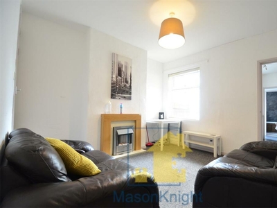 3 bedroom end of terrace house for rent in £108 PPPW Westminster Rd, Selly Oak. 15mins to University of Birmingham, B29