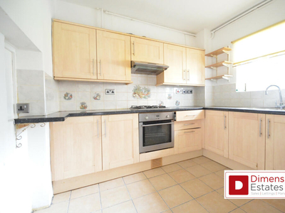 3 bedroom flat for rent in Tullis House, Victoria Park, Hackney Central, London, E9