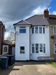 3 bedroom semi-detached house for rent in Parkdale Road, Birmingham, B26