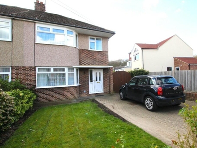 3 bedroom semi-detached house for rent in The Meadows, Brentwood, Essex, CM13