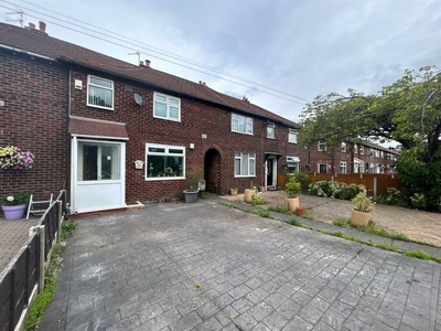 3 bedroom terraced house for rent in Ringway Road, Wythenshawe, Manchester, M22