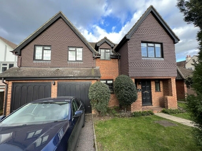 5 bedroom detached house for rent in Worrin Road, Shenfield, CM15