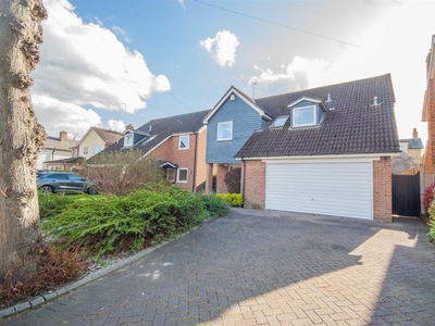 Detached house for sale in New Court Road, Nr City Centre, Chelmsford CM2