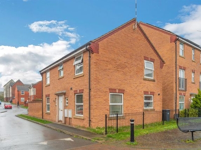 Detached house for sale in 4 Bed, 2 Bath, Detached, Garage, Oulton Road, Rugby CV21