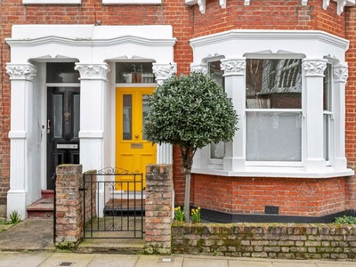 End terrace house for sale in Ronalds Road, London N5