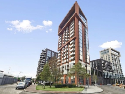 Flat for sale in 1 Viaduct Gardens, London SW11