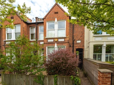 Flat for sale in Beaumont Avenue, Richmond TW9