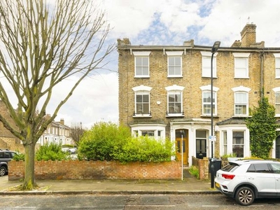 Property for sale in Groombridge Road, London E9