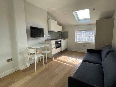 Studio flat for rent in College Crescent, Swiss Cottage NW3