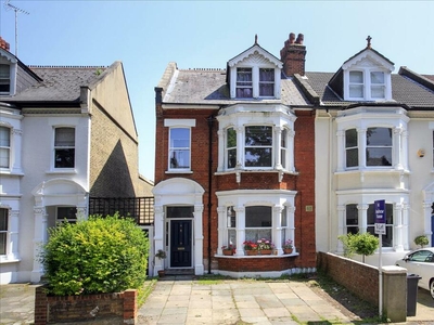 Studio flat for rent in Thorney Hedge Road, Chiswick, London, W4
