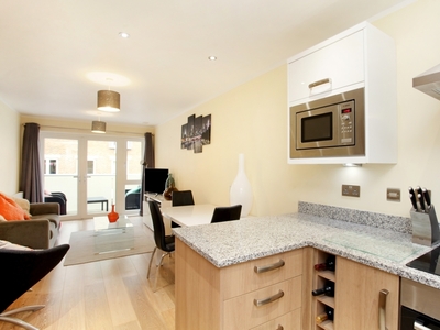 1 bedroom property to let in Chatfield Road London SW11