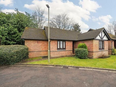 2 Bedroom Bungalow Henley On Thames Oxfordshire