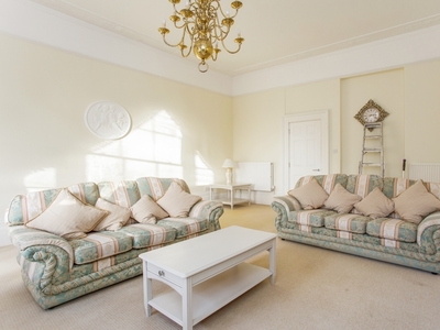 2 bedroom property to let in Lansdown Terrace Cheltenham