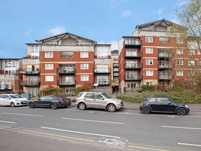 2 bedroom property to let in Penn Place, Rickmansworth