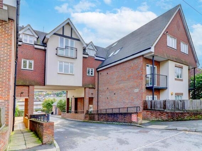 2 Bedroom Shared Living/roommate High Wycombe Buckinghamshire