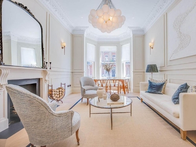 3 bedroom Flat for sale in Rosary Gardens, South Kensington SW7