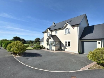 4 Bedroom House Llandysul Llandysul