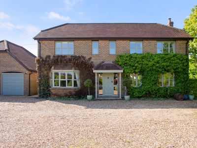 4 bedroom property to let in Dunsells Lane Ropley SO24