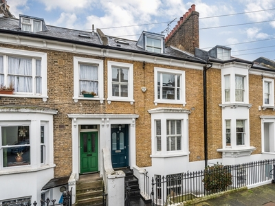 4 bedroom property to let in Fitzwilliam Road London SW4