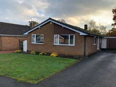 Bungalow to rent in Woodhall Gardens, Mansfield NG18