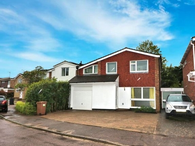Detached house to rent in Abbots Close, Datchworth SG3