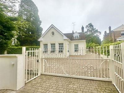 Detached house to rent in Aldenham Road, Letchmore Heath, Watford, Hertsmere WD25