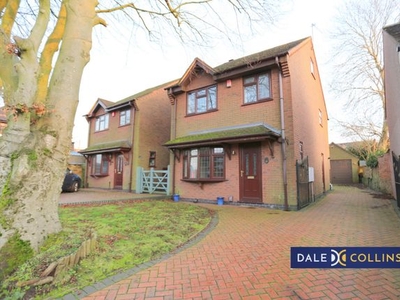 Detached house to rent in Grosvenor Place, Wolstanton ST5