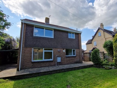 Detached house to rent in Kingston Close, Taunton TA2