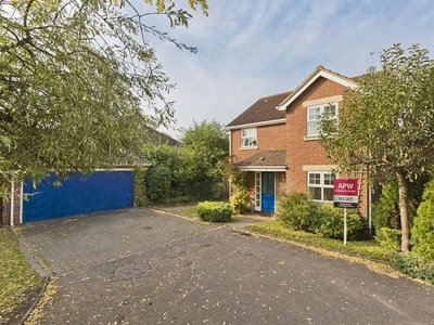 Detached house to rent in St. Andrews Gardens, Cobham KT11