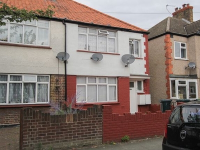 Duplex to rent in Castleton Road, Mitcham CR4