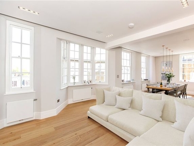 Flat for sale in The Little Boltons, London SW5