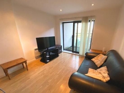 Flat to rent in 1 Brewery Wharf, Leeds LS10