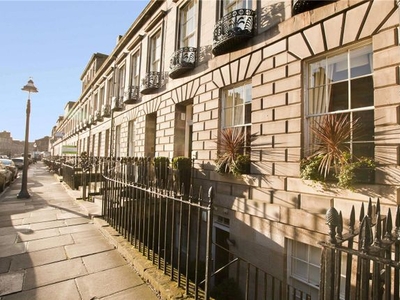 Flat to rent in Alva Street, West End, Edinburgh EH2